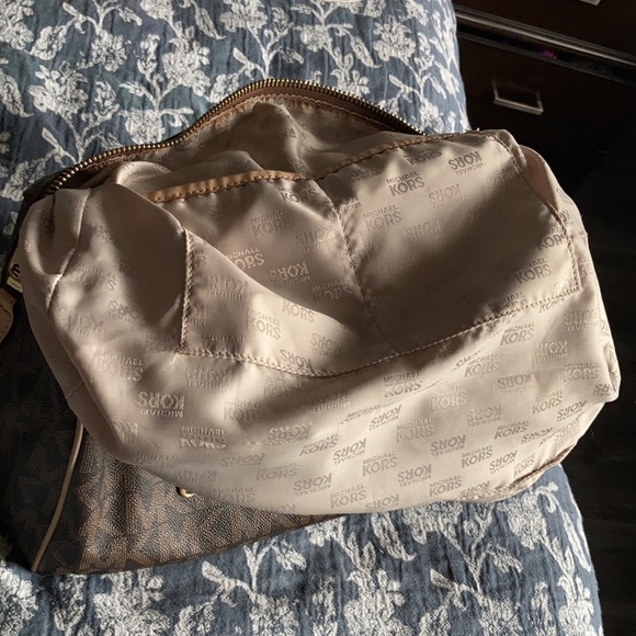 Michael Kors Grayson brown monogram Satchel large,no holes,cracks - Picture 13 of 17